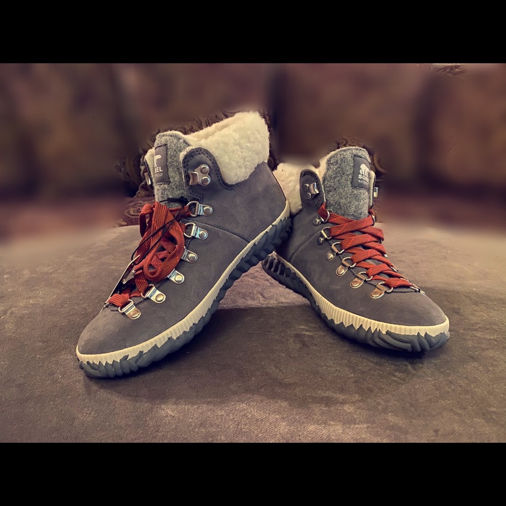 NWT sorel suede lace ups